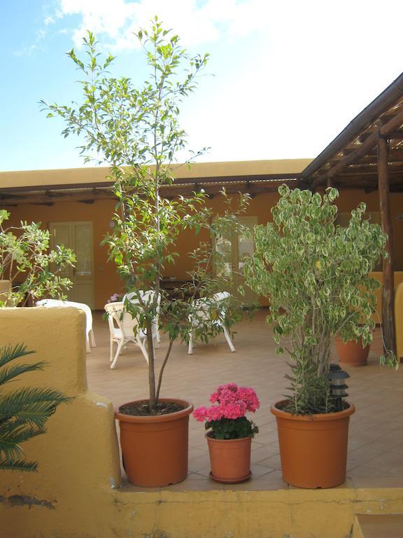 Leni Albergo Seaside מראה חיצוני תמונה